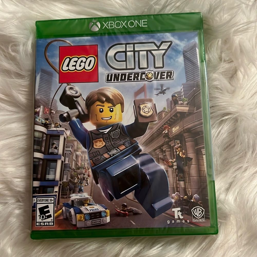 LEGO City Undercover Xbox One Game - Green